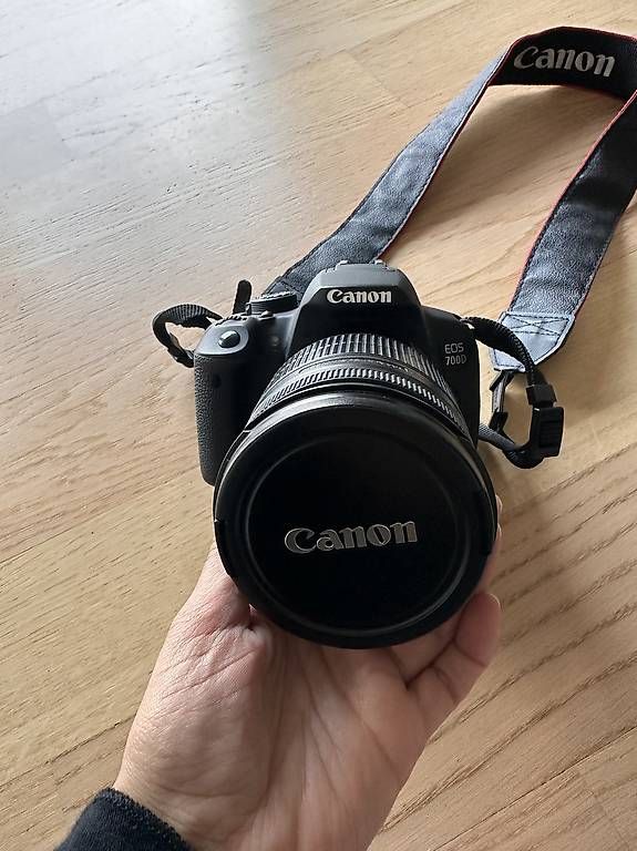 Fotocamera: Canon EOS 700D + Objektiv 18-200mm – Usato da Pfäffikon SZ venduto da JasminS. 1