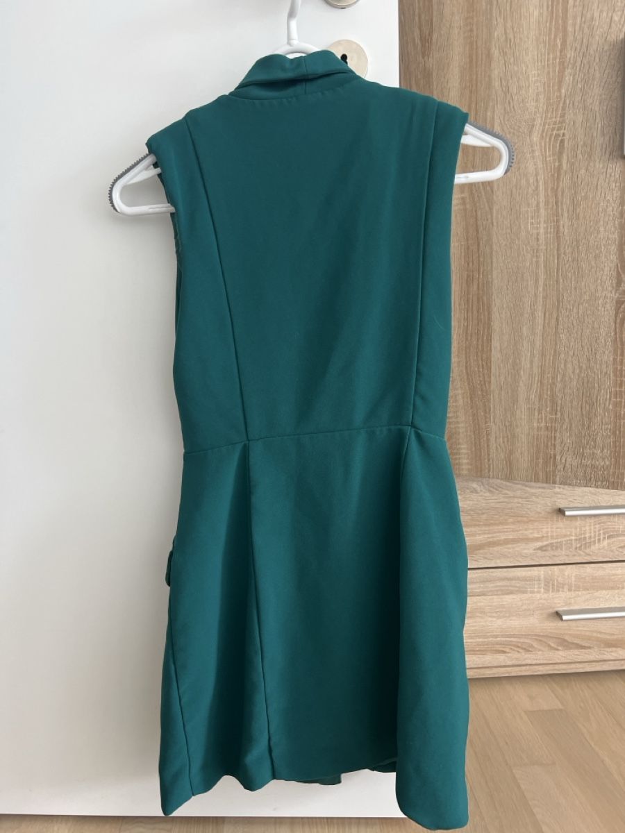 Bershka Vestiti: Ungetragenes Westen-Kleid – Usato da Zürich venduto da tyr_5j6q 4
