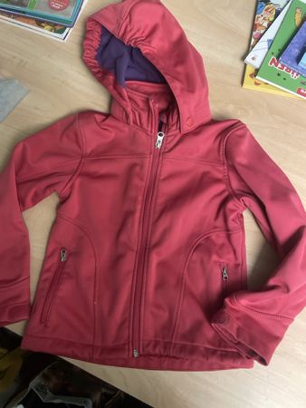 Mädchen Softshelljacke rot Gr.116 gebraucht
