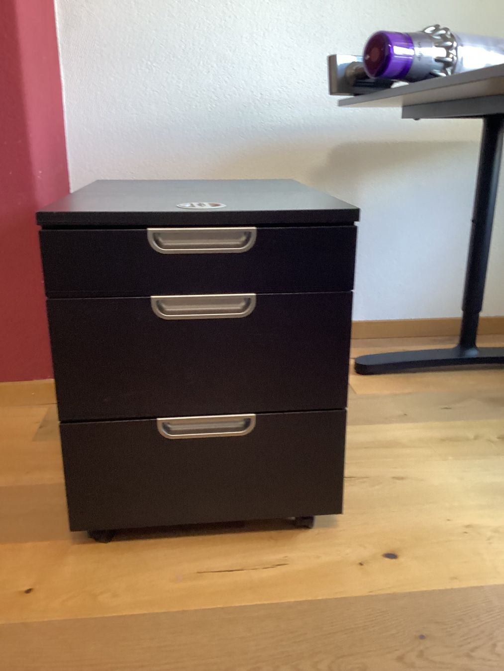 Ikea Banconi: Schwarzer Schubladencontainer auf Rollen – Usato da Dürnten venduto da Quinson 1