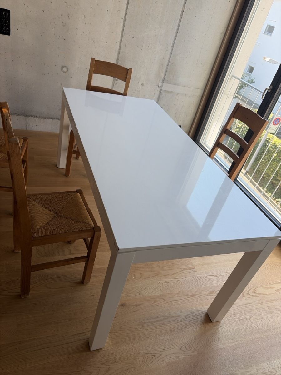 Ikea Set de table et chaises: Table with chairs – D'occasion à Zürich par aur_cfl9