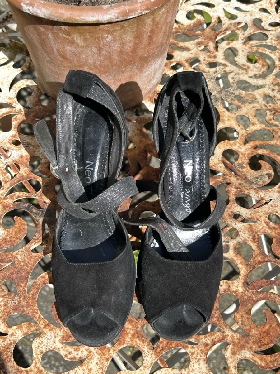 Scarpe da donna: Elegante NeoTango Black Heels, Size 38 – Usato da Bottmingen venduto da LuckyLuke2008 1