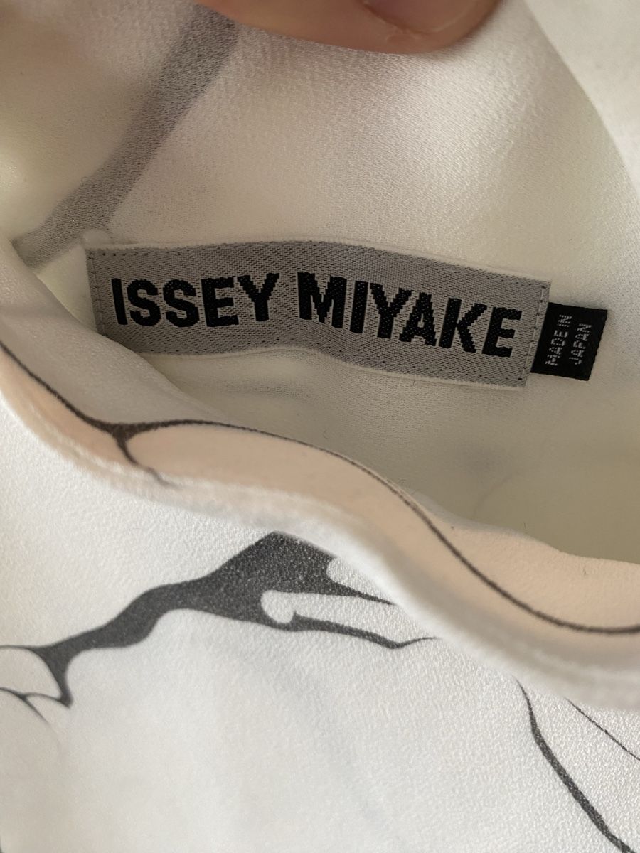 Issey Miyake Camicette: Issey Miyake Blouse – Nuovo (secondo la descrizione) da Luzern venduto da rachlaw1 4