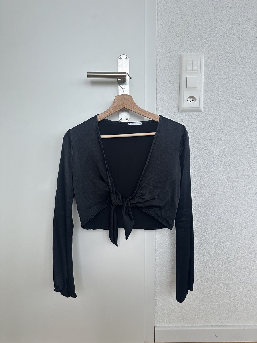 Bershka Tops: Schwarzes Schnürtop  – Gebraucht aus Brugg AG von sanfllower 1
