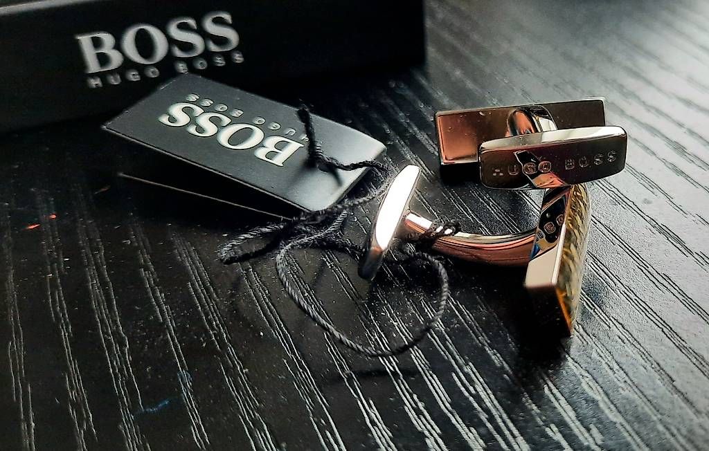 Gemelli: Hugo Boss Manschette Knöpfe NEU – Usato da Zürich venduto da mar_fw69 1