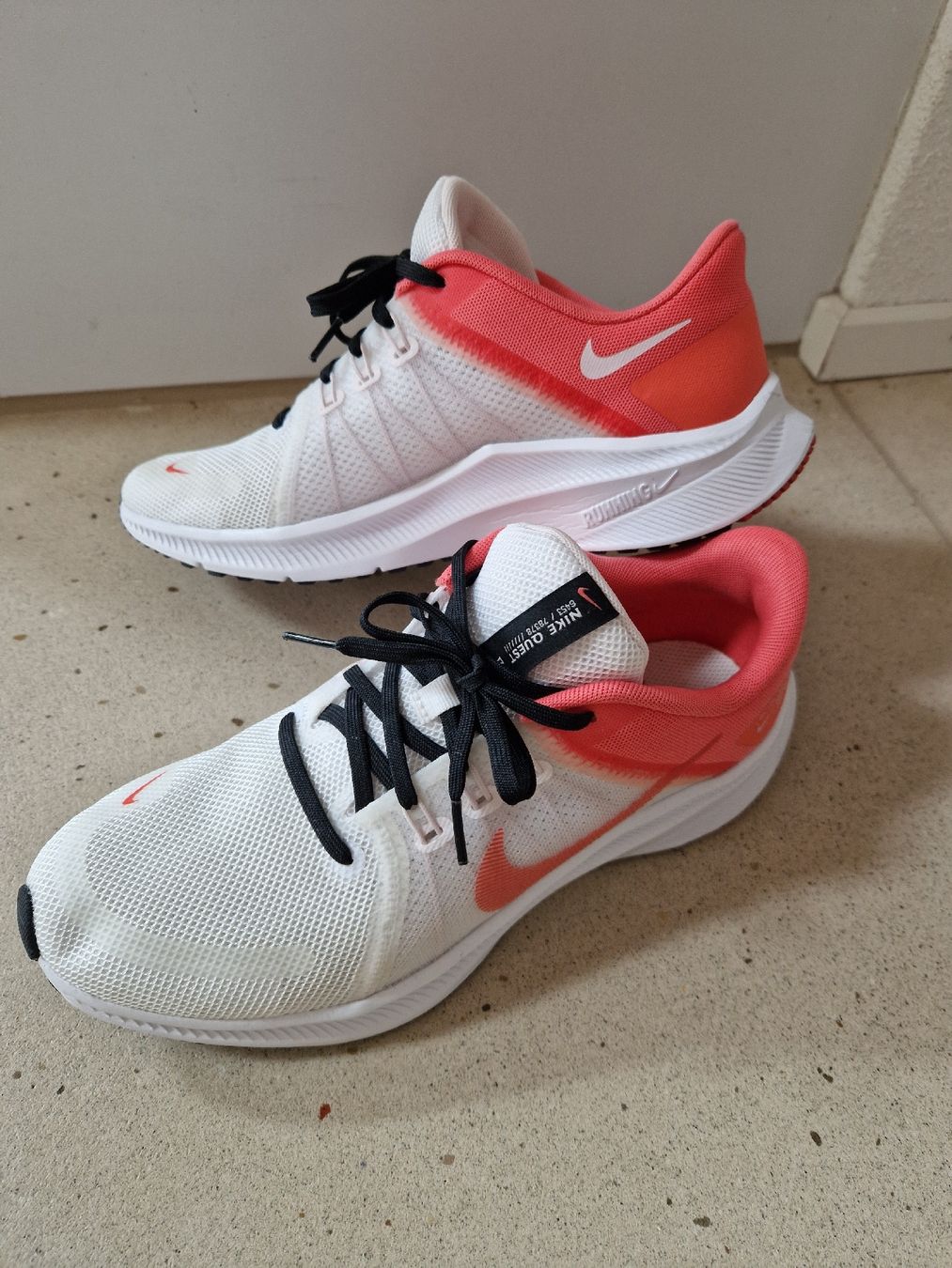 Nike Damenschuhe: Nike Sportschuh Grösse 40 – Neu (gemäss Beschreibung) aus Zell ZH von rah_q6gm