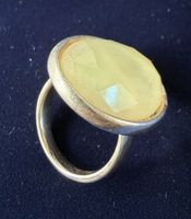 Vintage Ring mit grossem gelben Stein, Durchmesser 19 mm
