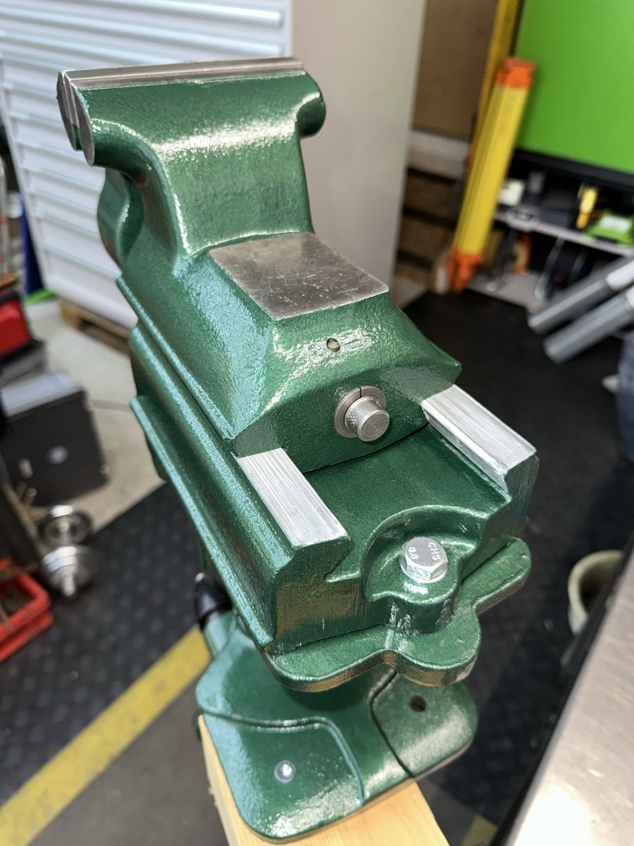 Gressel Tutti gli attrezzi: Gressel Schraubstock mit Lift – Usato da Schwende venduto da weesli 5