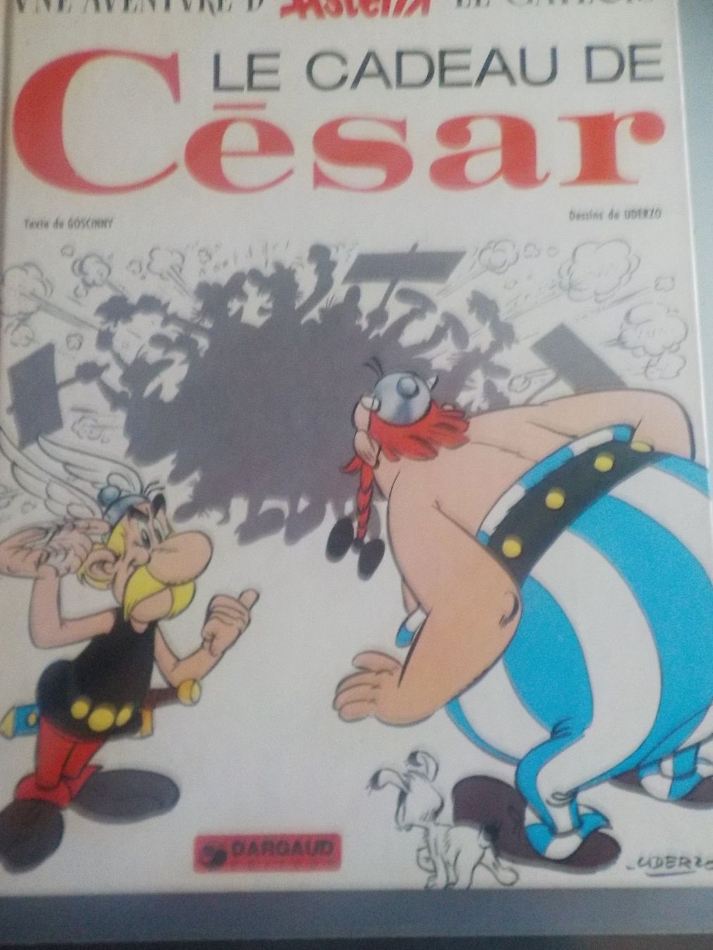 Comics: Asterix, le cadeau de César – Gebraucht aus Muri b. Bern von Salobre