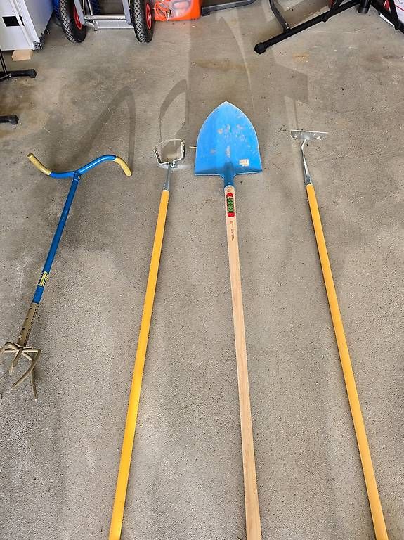 Tutti gli attrezzi: Gartenutensilen abzugeben  – Usato da Menziken venduto da bera59