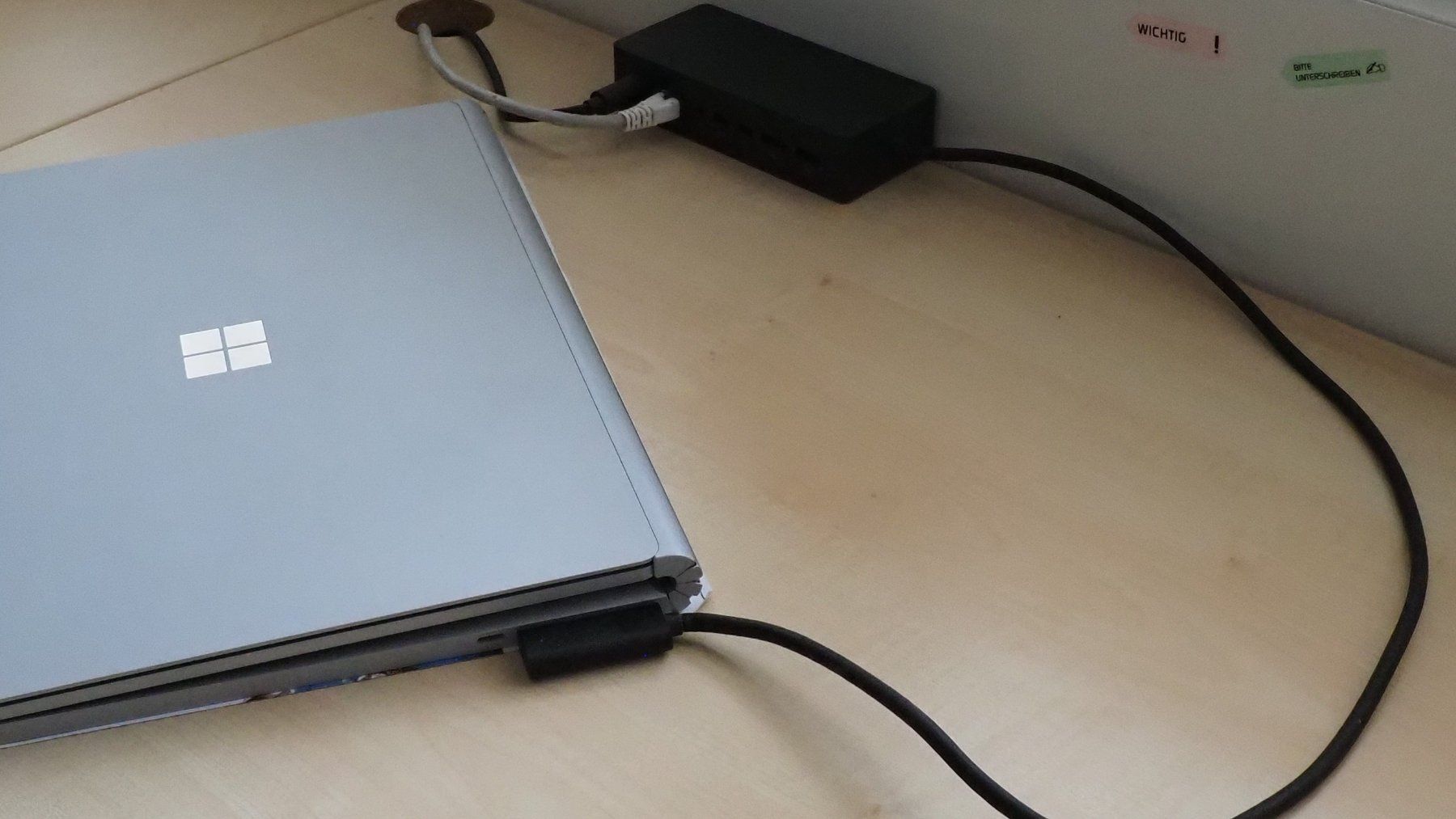 Microsoft Portables: Microsoft Surface Book2 absoluter neuwertiger Zustand – D'occasion à Biberstein par pampasgras 1