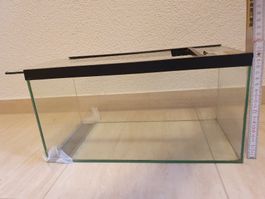 Terrarium mit Glasschiebetüre