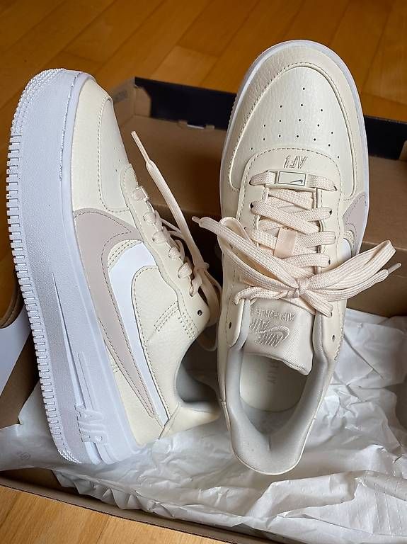 Scarpe da donna: Nike Sneaker für Dame – Usato da Wetzikon ZH venduto da masabelina63