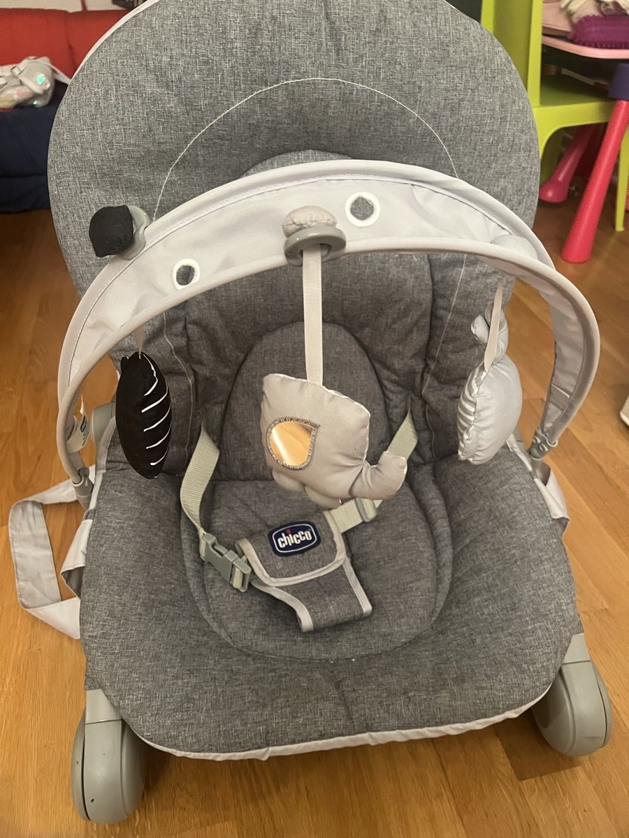 Chicco Sdraiette & Sdraiette a dondolo: Babywippe Chicco mit Spielbogen – Usato da Meilen venduto da gio_xlz7 2