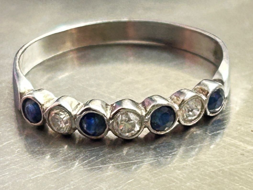 Ringe: Silberring mit blau-weissen steinen "Elegante" (60) – Gebraucht aus Basel von bellespirit