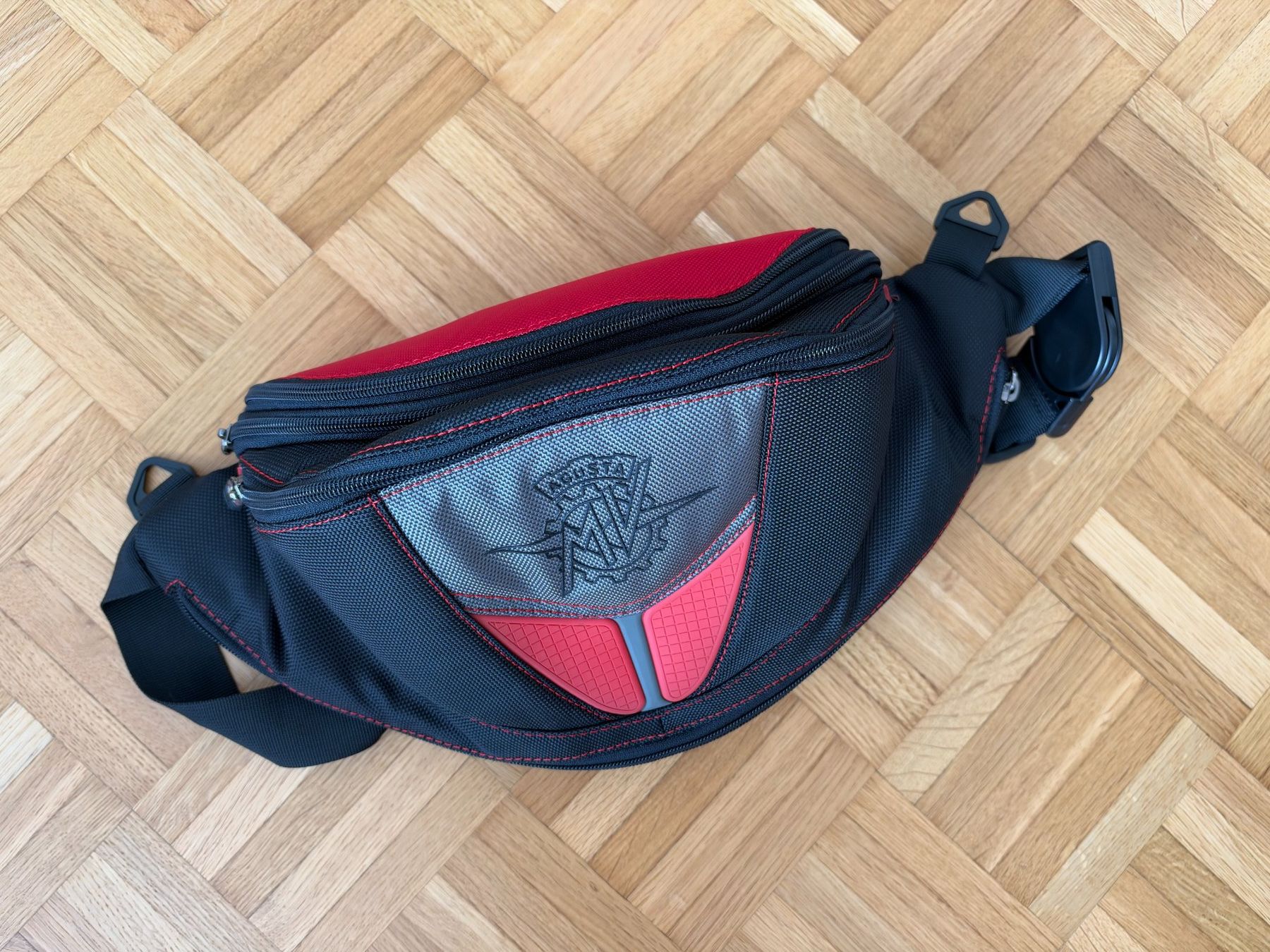 Taschen: MV Agusta Bauchtasche mit Rucksackfunktion – Gebraucht aus Sursee von Polo40