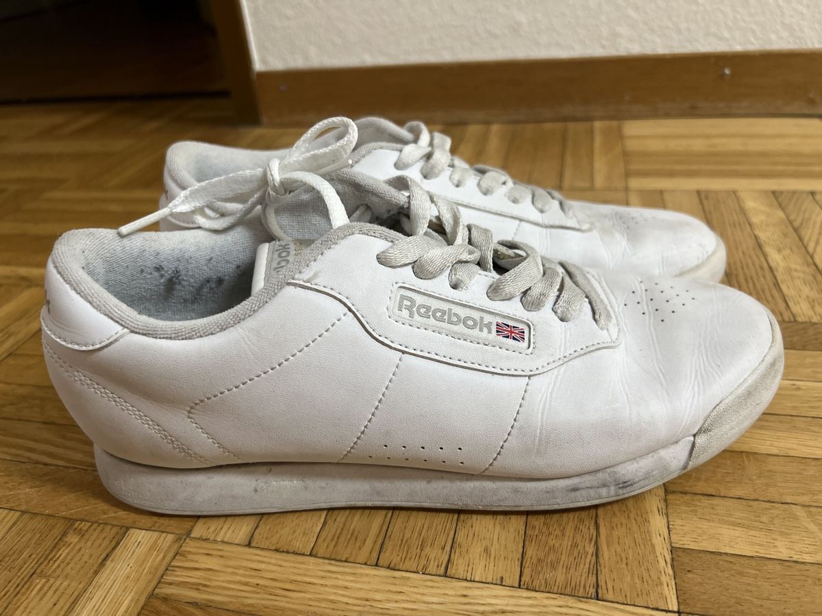 Reebok Scarpe da donna: Weisse Reebok Classic Lederschuhe, Grösse 39 – Usato da  venduto da  2