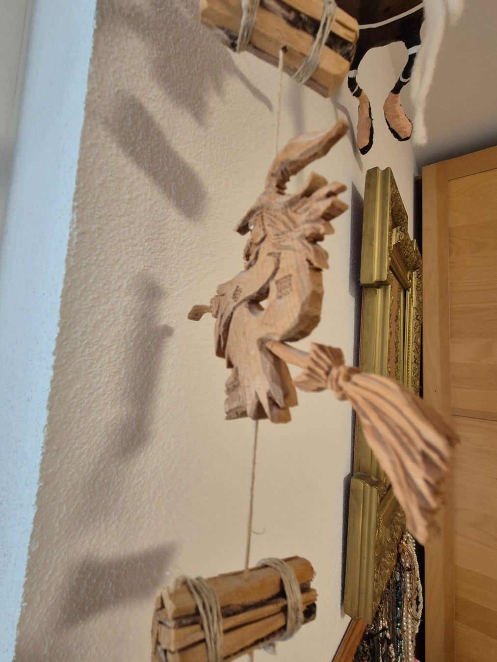 Alle Dekorationen: Hexen aus Holz geschnitzt CH Ware – Gebraucht aus Lalden von aneleh58 2