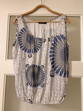 Damen Tanktop Today weiss blau gemustert Grösse L neuwertig