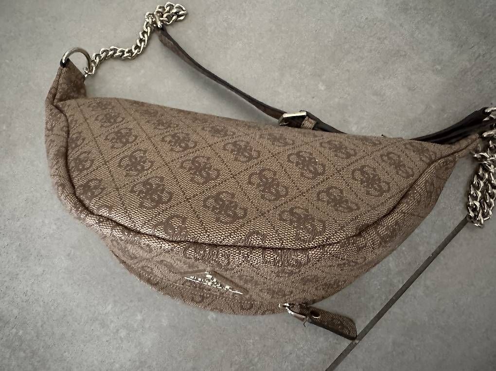 Taschen für Damen: GUESS Marsupio logato – Gebraucht aus Sementina von Erica_leo 2