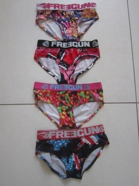 Biancheria intima: Lot de 7 slips Freegun taille 128 – Usato da Vouvry venduto da Arwenne 2
