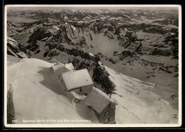 AK Urnäsch, Gasthaus Säntis mit Blick ins Vorarlberg im Wint