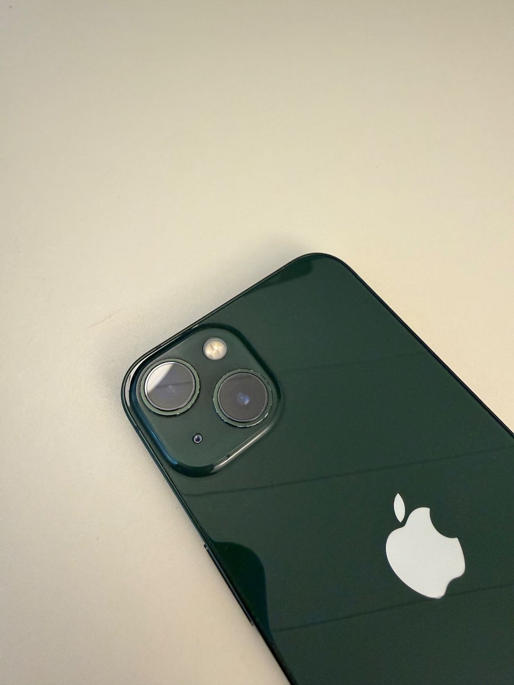 Apple Telefoni cellulari / Smartphones: iPhone 13 - 256 - Rare/ Beautiful Green edition – Usato da Abtwil AG venduto da Binary_tech_ch 1