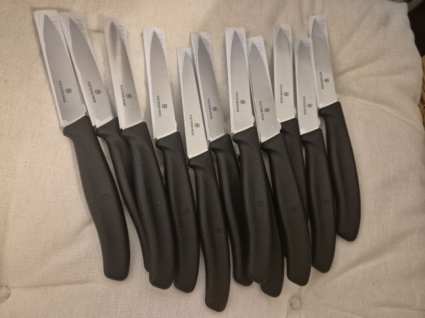 Victorinox Küchenmesser: 12stk victorinox küchenmesser – Neu und originalverpackt aus Kreuzlingen von Swiss.Chanel