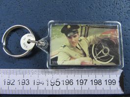 ELVIS PRESLEY PLEXI AUTO SCHLÜSSELANHÄNGER US-ARMY US-CAR