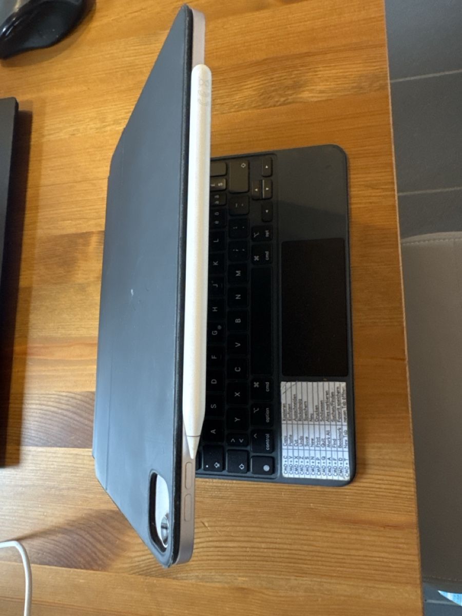 Apple Tablet PC: iPad Air (5. Gen) + Pencil 2. Generation & Magic Keyboard - – Usato da Feuerthalen venduto da SandricH. 1