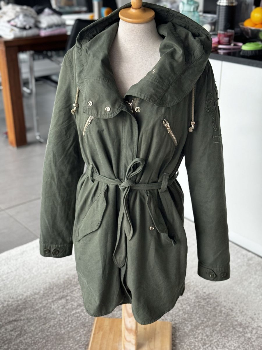 Guess Giacche: Guess Übergangsjacke Parka Gr. M – Usato da Goldau venduto da mira221 1