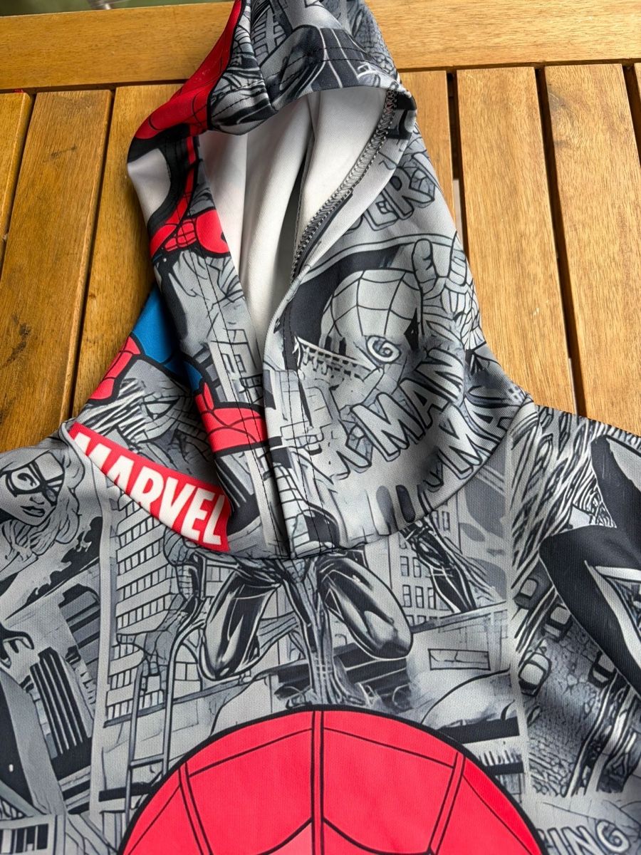 Maglioni & Felpe: Marvel Spiderman Kapuzenpullover Gr. 128 Top Zustand – Usato da Bottmingen venduto da focus2005 1