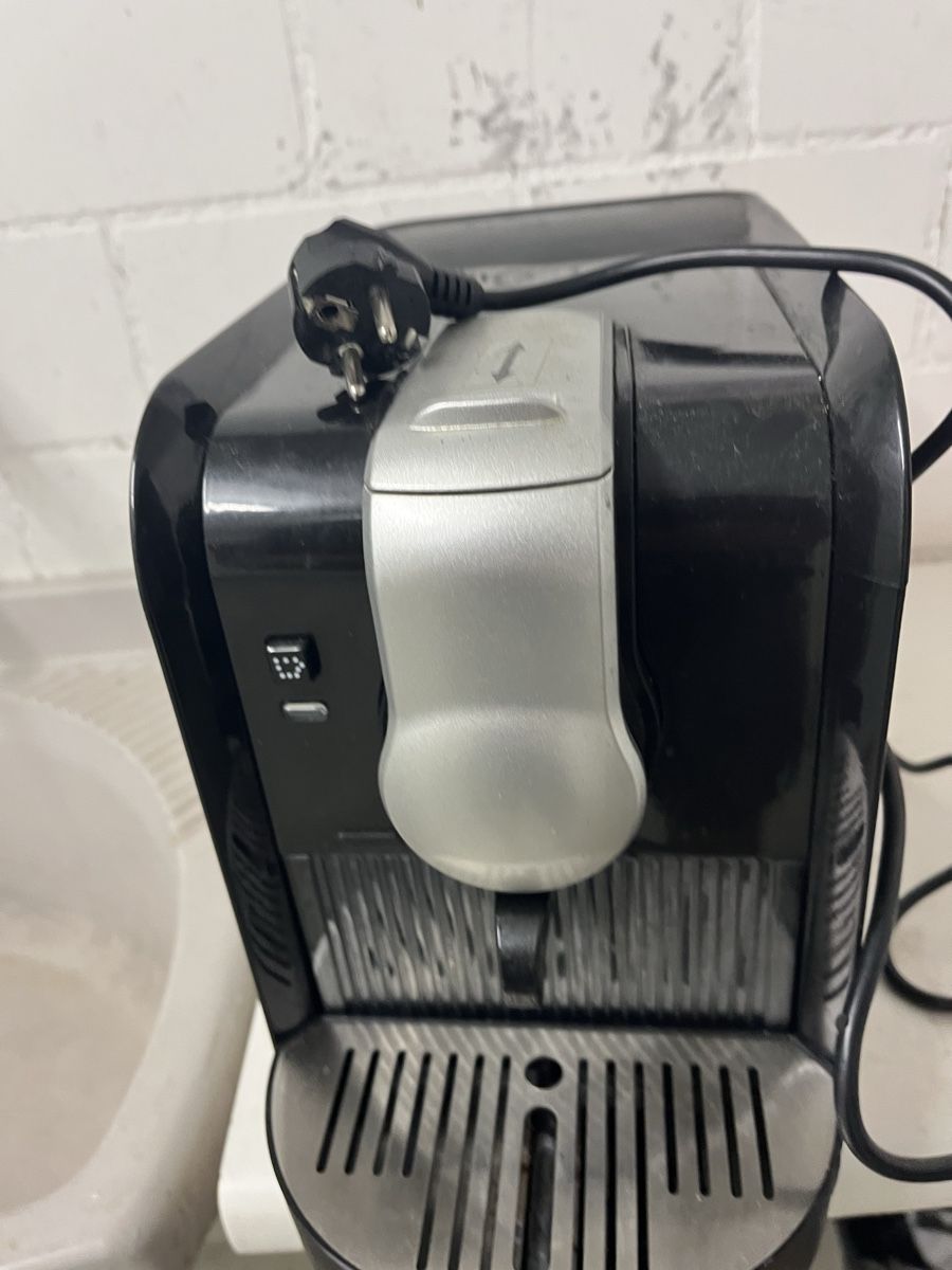 Kaffeemaschinen & Espressomaschinen: Maschine ich weiss nicht funktioniert oder nicht  – Gebraucht aus Zürich von j.mely 1