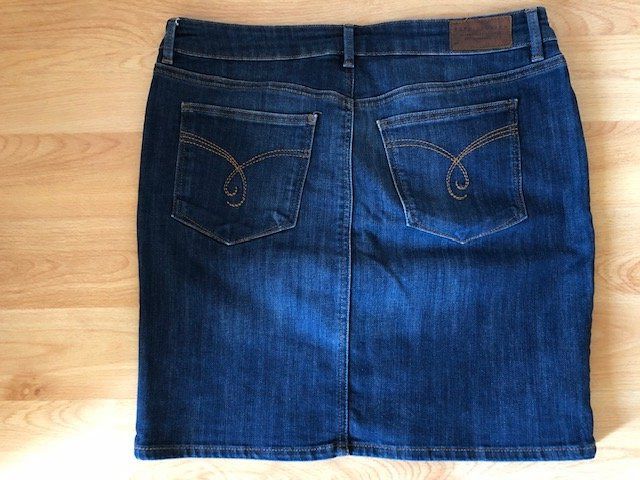 Minijupe en jean ESPRIT taille 40 Acheter sur Ricardo