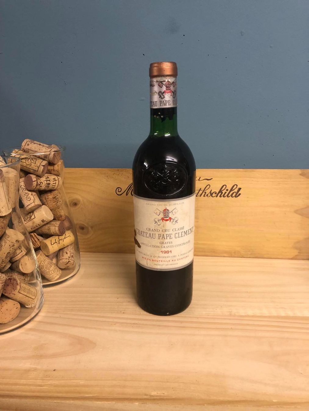 Vino: 1981 CHATEAU PAPE CLEMENT – Nuovo e nell'imballaggio originale da Münchenstein venduto da weinundspirituosen