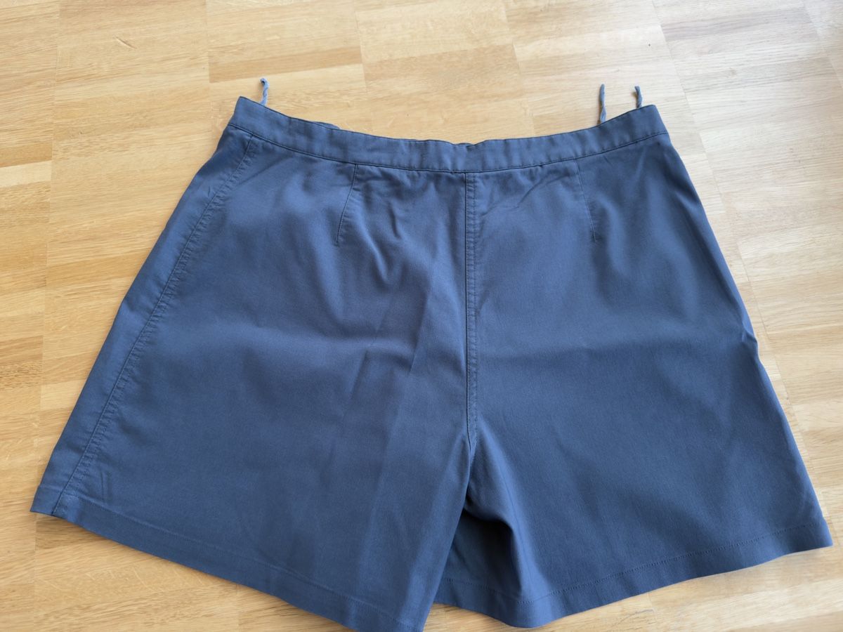 Pantaloni: Short / Rock, Hosenrock Gr. 44 – Usato da St Gallen venduto da Berta343 2
