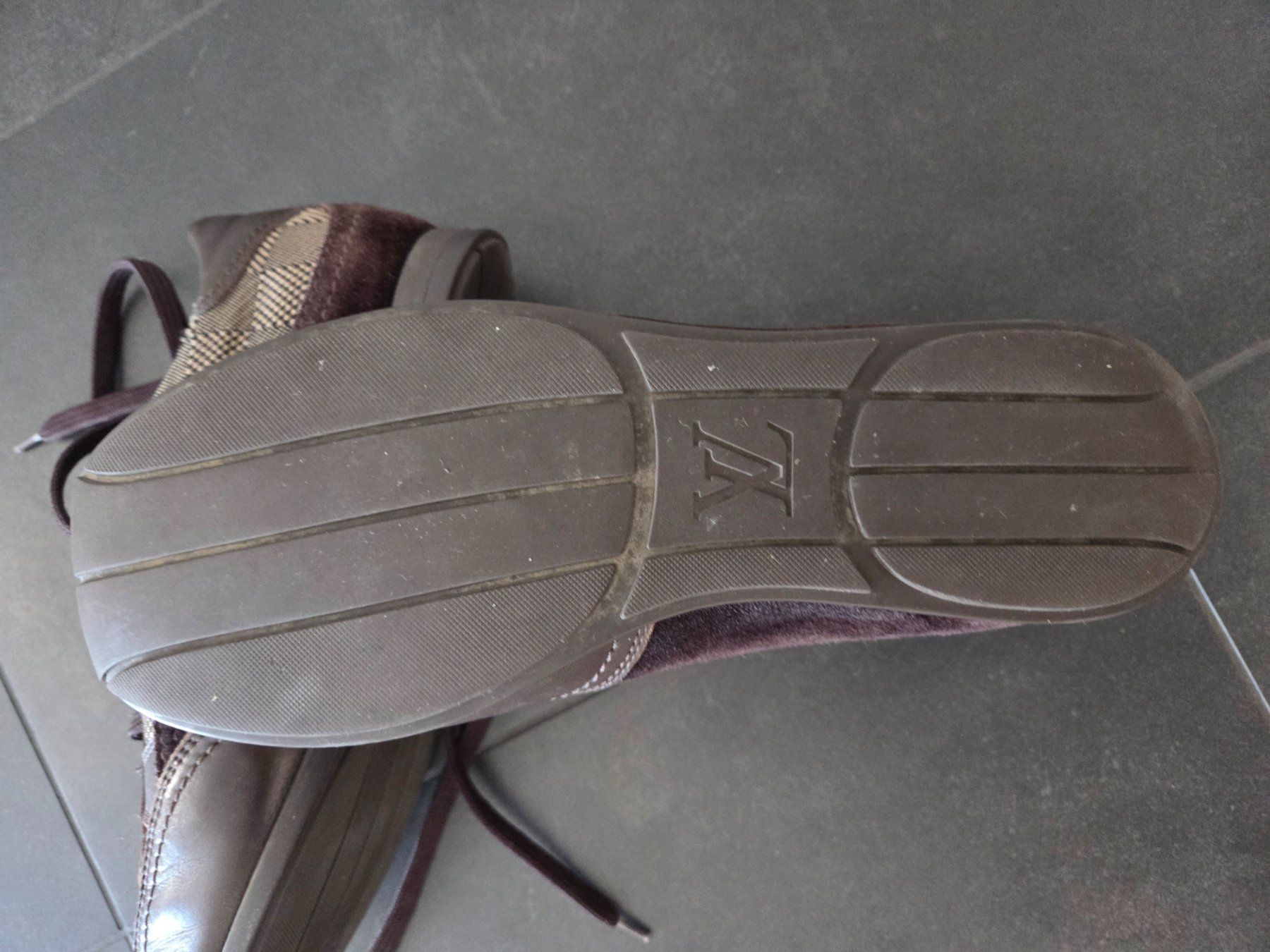 Louis Vuitton Scarpe da uomo: Schuhe Louis Vuitton  Gr 41 super Zustand. – Usato da Sursee venduto da Ventiduese 2