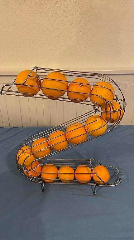 Sonstiges für die Gastronomie & Hotel: Corbeille Distributeur à oranges – Gebraucht aus Genève von Jakblakjak