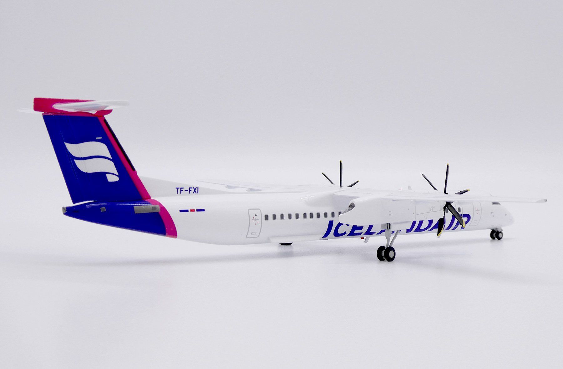 Kit di modellismo & Modellini statici: DASH 8-Q402 ICELANDAIR – Nuovo e nell'imballaggio originale da Morges venduto da iljamuromez 5