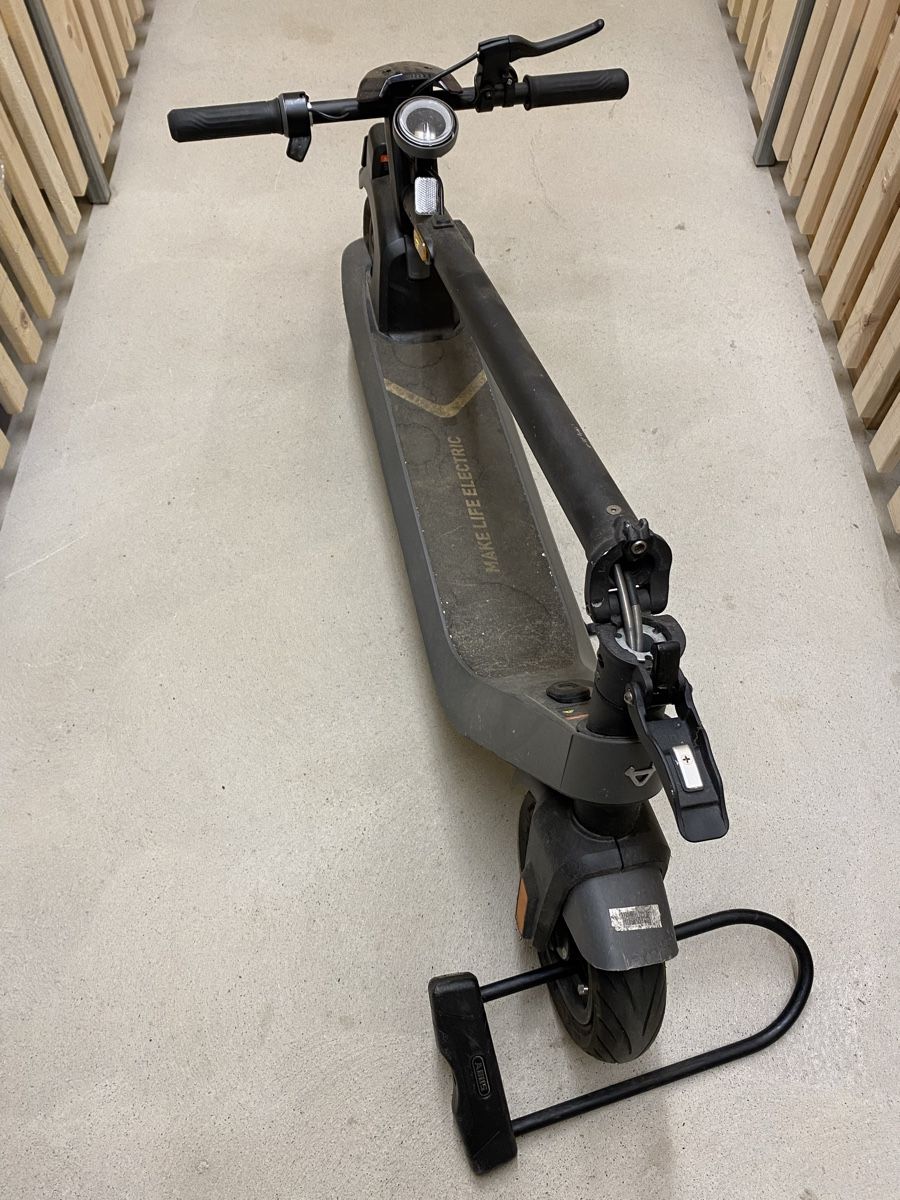 Scooter: Niu KQi2 Pro E-scooter – Usato da Basel venduto da dim_8zl5 1