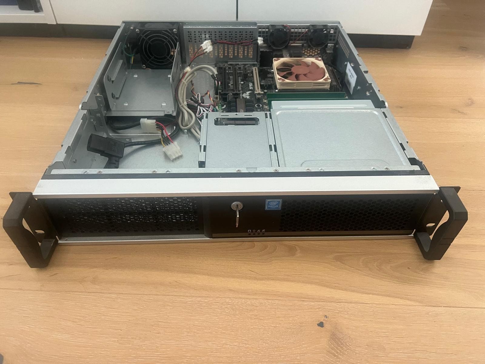 Intel Server: Kleiner Home Server Intel CPU 8GB RAM 120GB SSD – Usato da Oftringen venduto da elnino22 4