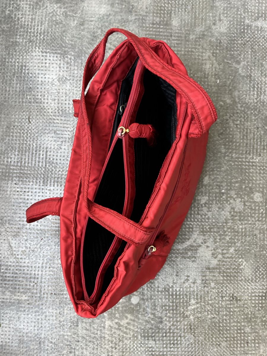 Prada Sacs: Prada Milano Schultertasche – D'occasion à Basel par arminafera 1