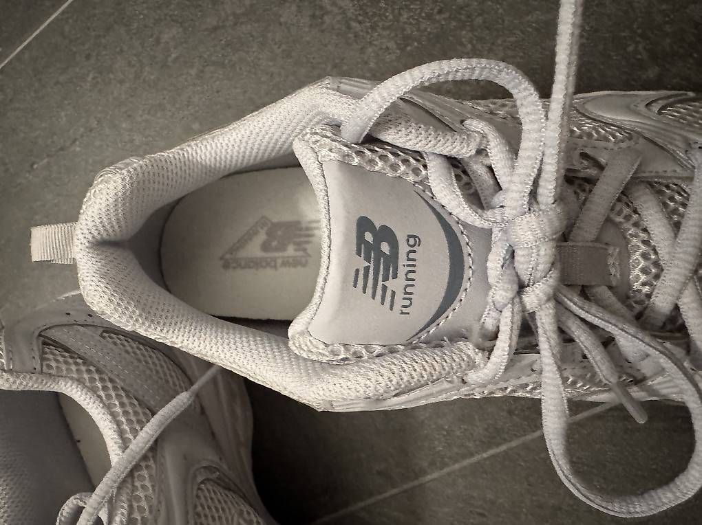 Scarpe da donna: New Balance Sneaker Gr. 39.5 – Usato da Ried b. Kerzers venduto da Andle_74 2