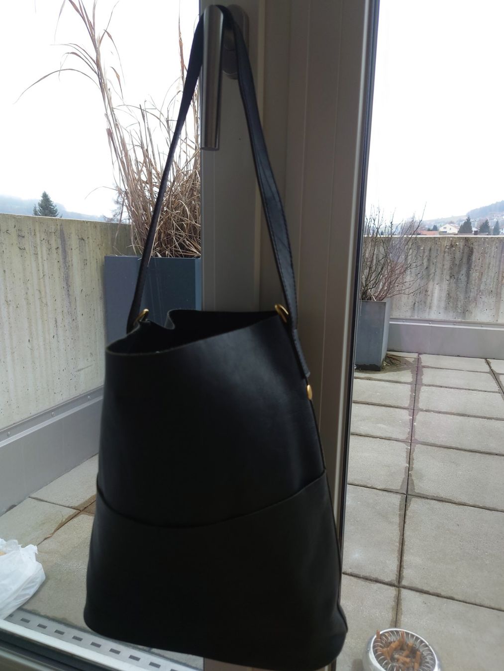 Borse da donna: Schwarze Ledertasche, neuwertig – Usato da Boll venduto da frauweber 2