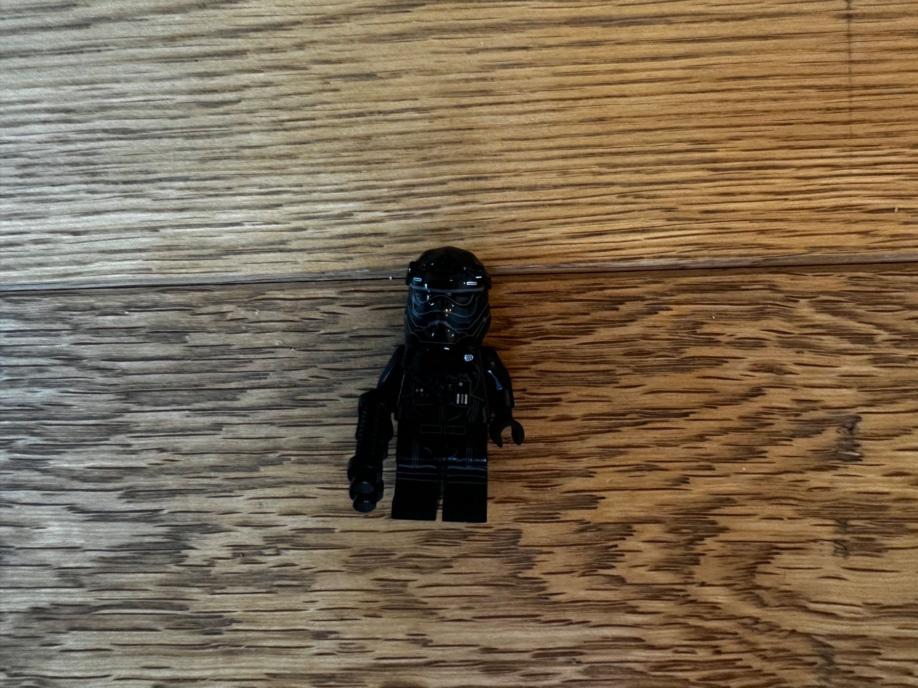 Lego Giocattoli: LEGO Star Wars TIE Pilot Minifigur mit Blaster – Usato da Hilterfingen venduto da MeinEintrag2123