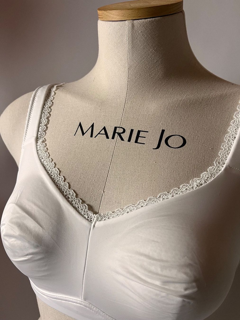 Lascana Altra biancheria intima: LASCANA, Soft-BH, Grösse 85B, Farbe Weiss – Nuovo e nell'imballaggio originale da Rudolfstetten venduto da gst_g7xl 1