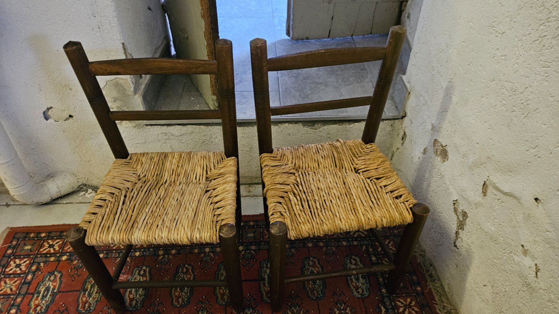 Stühle: 2 sedie per bambini in legno e paglia – Gebraucht aus Melano von H-Sara