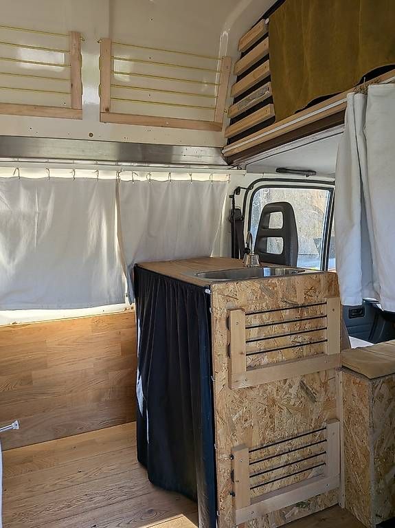 Ford Veicoli da campeggio: Ford Transit 120D – Usato da Bulle venduto da jln_h7hg 3