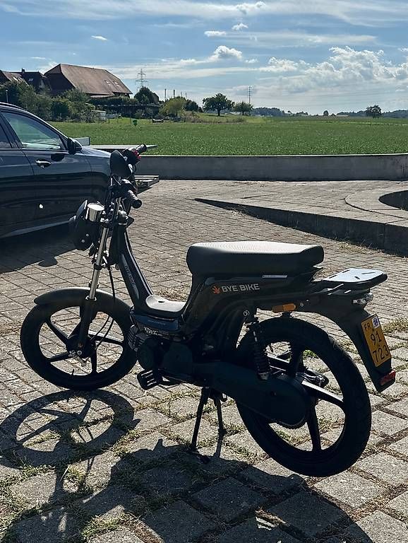 Cyclomoteurs: Mofa – Neuf avec emballage d'origine à Wünnewil par Mpalace 1