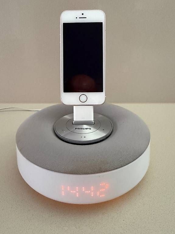 Sveglie: Philips Dockingstation- Wecker, mit Iphone SE  16GB – Usato da Winterthur venduto da Etimax 3